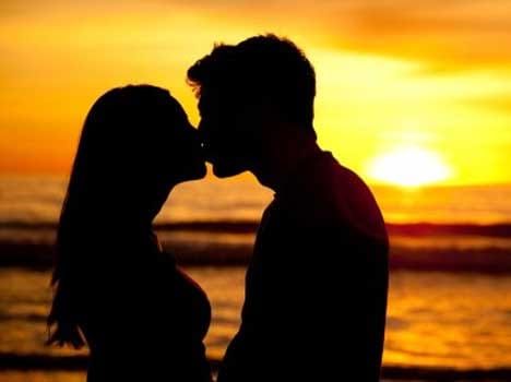 palmistry kiss style 
