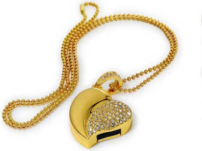 woman arrested on 2.5 kg gold smugling