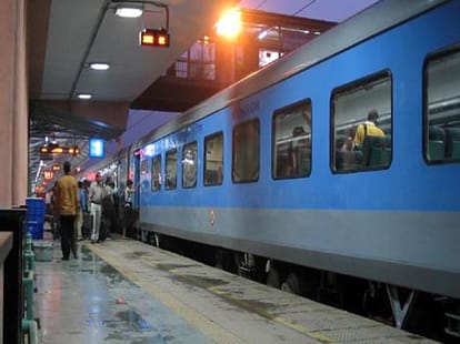 passanger beaten in jammutavi siyaldah express