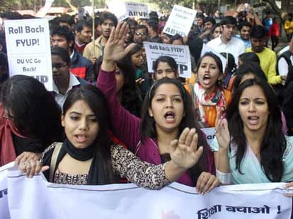  UGC directs DU to roll-back FYUP