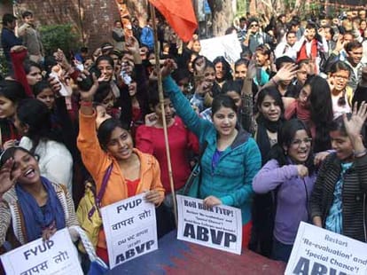  UGC directs DU to roll-back FYUP