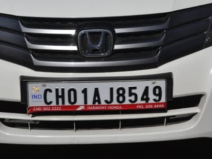 3000 Challan on Without High Security Number Plate