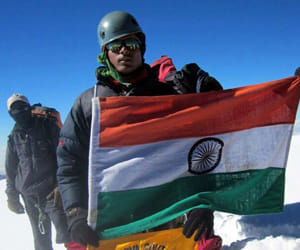 narendra to climb Mount Everest