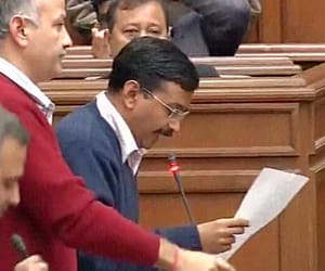 Ruckus in Delhi assembly over kejriwal's janlokpal bill