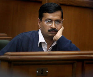 Fir lodge against kejriwal