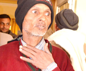 husband cut throat of wife and childrens