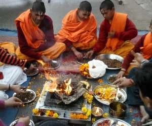 Hawan by Pandits on Road to Stop Crime 