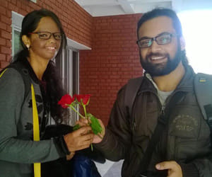 a youngman proposed a acid attacked girl on valentines day