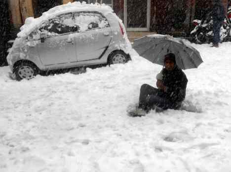 heavy snowfall in garhwal