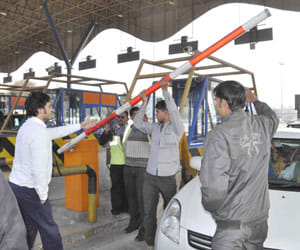 MCD toll tax increases 45 percent in Delhi
