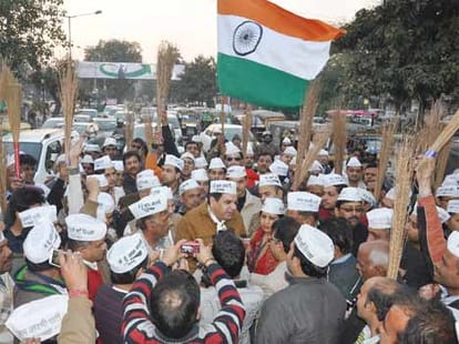 Yogendra yadav says bjp is good than inld