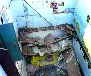 Two women killed as building collapses in North Delhi