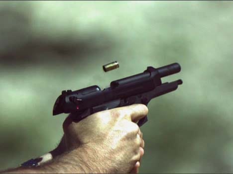 security guard shot at in srinagar