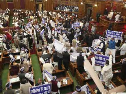 ruckus in up vidhan sabha as sp clears budget