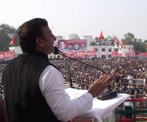 Third Front will forms gov in centre: Akhilesh Yadav