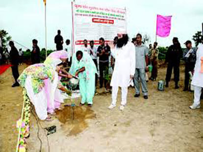 Lady threaten dera saccha sauda for extortion