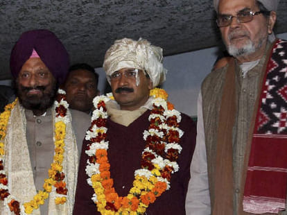 kejriwal says communialism bigger issue than corruption