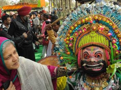 rose festival starts on 21 feb