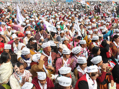 Modi's attacked paid one crore to AAP