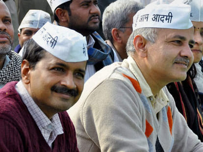 arvind kejriwal's road show from delhi to kanpur