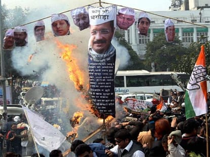 Congress starts exposing AAP