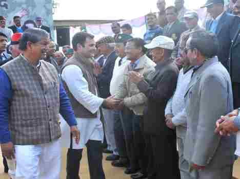 rahul gandhi met ex armymen