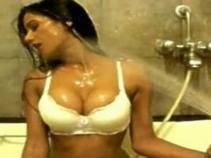 Controversial statements by Poonam pandey