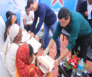 Aamir khan honoured dashrath manjhi