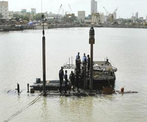 four injured in ins ganga blast