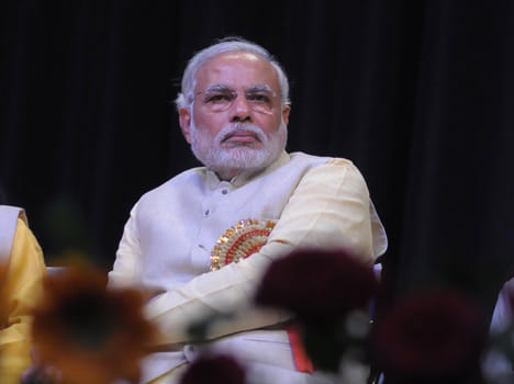 poster war in varanasi between narendra modi and murli manohar joshi