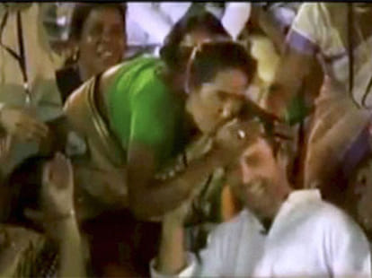 woman burnt alive who kissed rahul gandhi on cheek