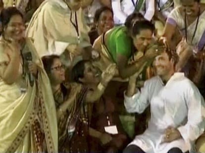 woman burnt alive who kissed rahul gandhi on cheek