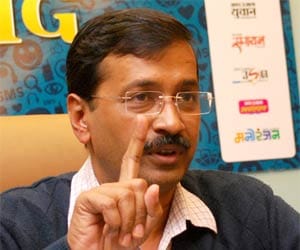 arvind kejiwal's road show in up for loksabha elections