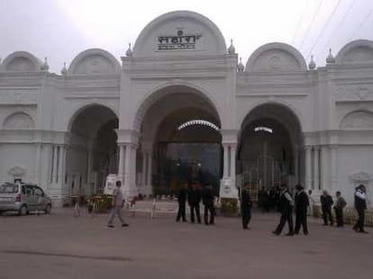 i am in lucknow says saharshri