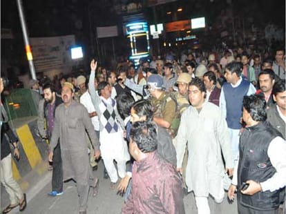 Clash between doctors and mla in kanpur
