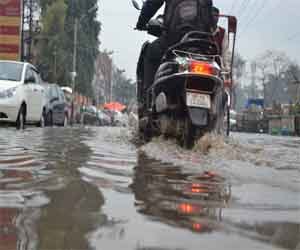 Pit of death on the streets of Ghaziabd