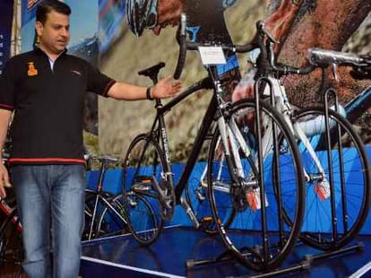 akhilesh yadav removes VAT from bicycles in uttar pradesh