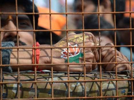 firing at iert in allahabad on poetry of narendra modi 