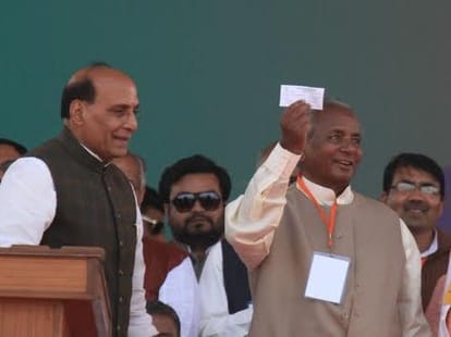 all over facebook, multiple pitches for uttar pradesh next chief minister