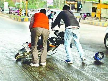 roads of noida are more dangerous than expressways