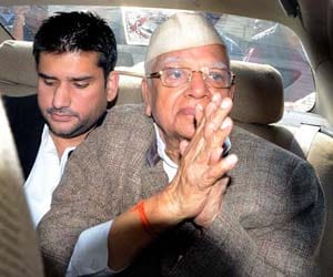 nd tiwari sleeping pills instead of medicine