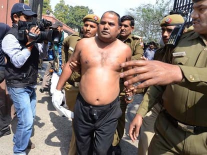 lawyer manoj throwing ink on subrata roy