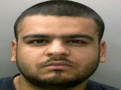 prison oficer smuggled drugs to jail inmate lover in chocolate boxes