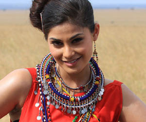  pooja gupta get a surprise gift
