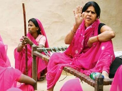 sampat pal angry on gulab gang film