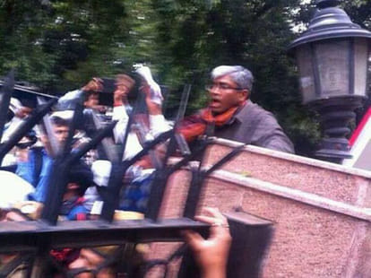 kejriwal in custody in gujrat