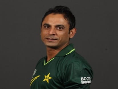 pak storms in final at asia cup