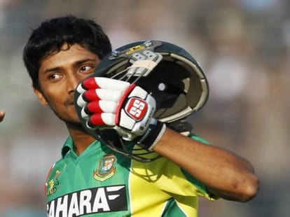 pak storms in final at asia cup
