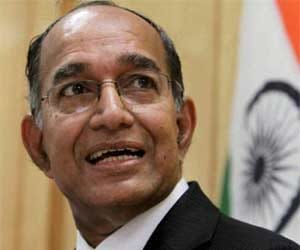  EC minutely watch candidate's family too