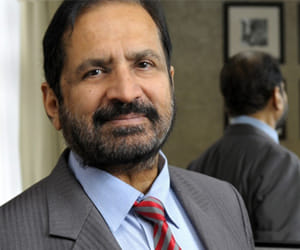 Suresh kalmadi participate  in rahul gandhi's dinner